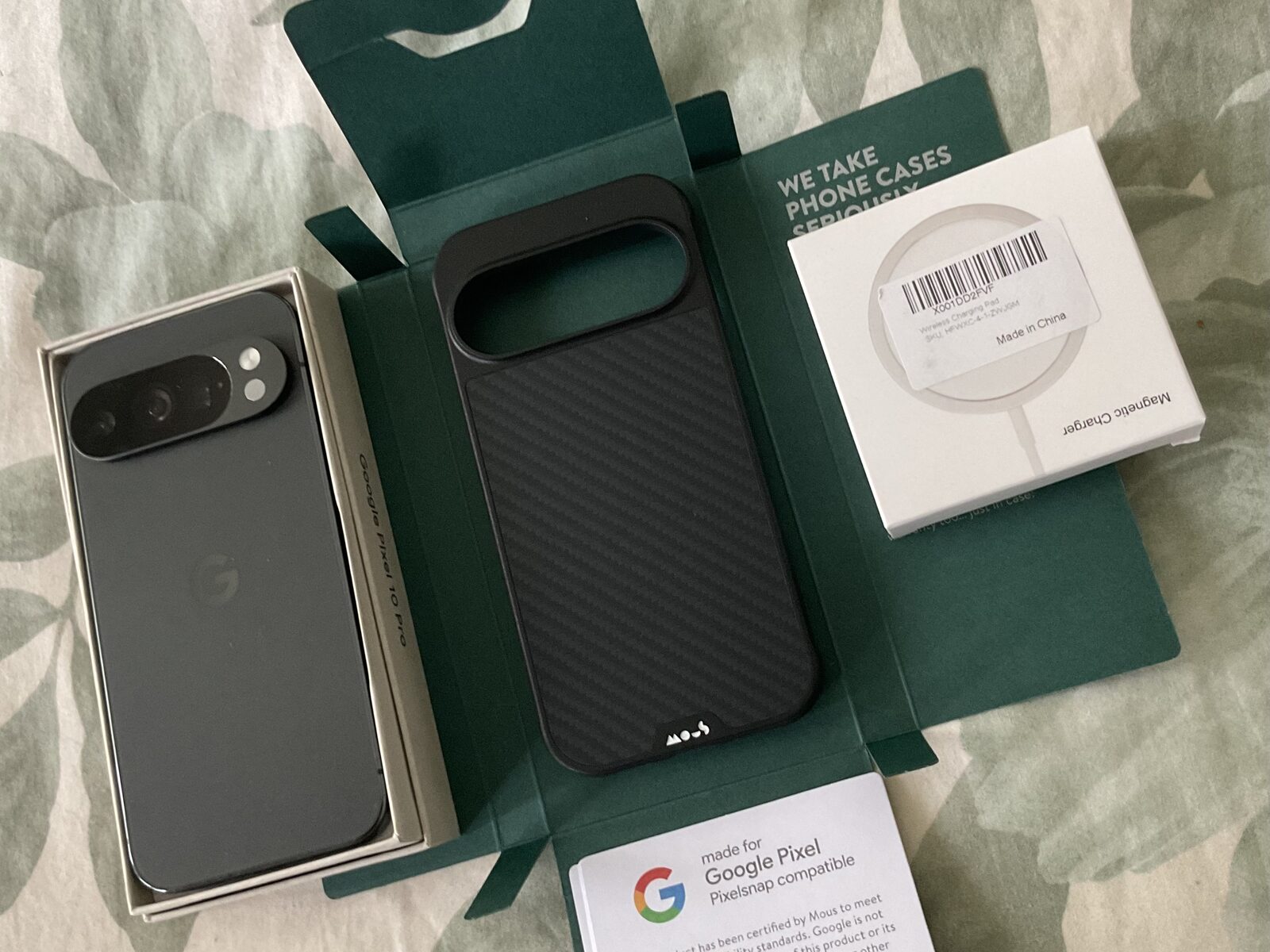 Pixel with case and setup card in the open kit box