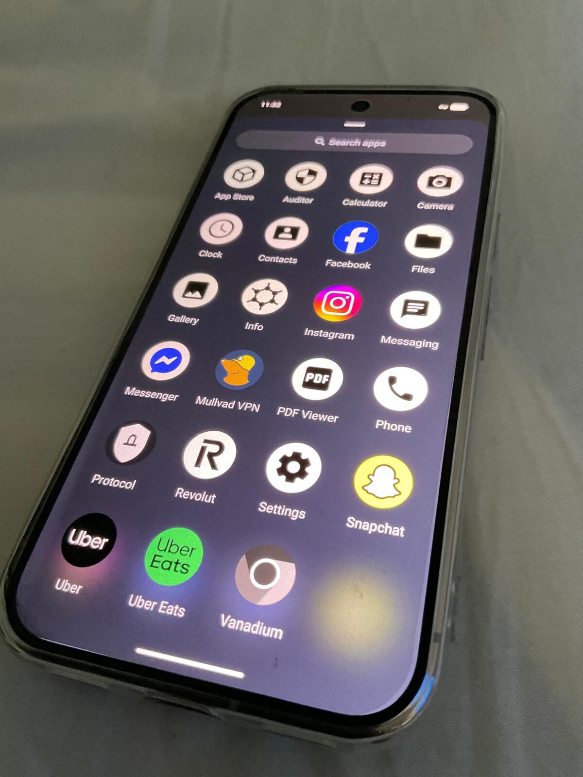 Pixel app drawer with messaging and privacy apps