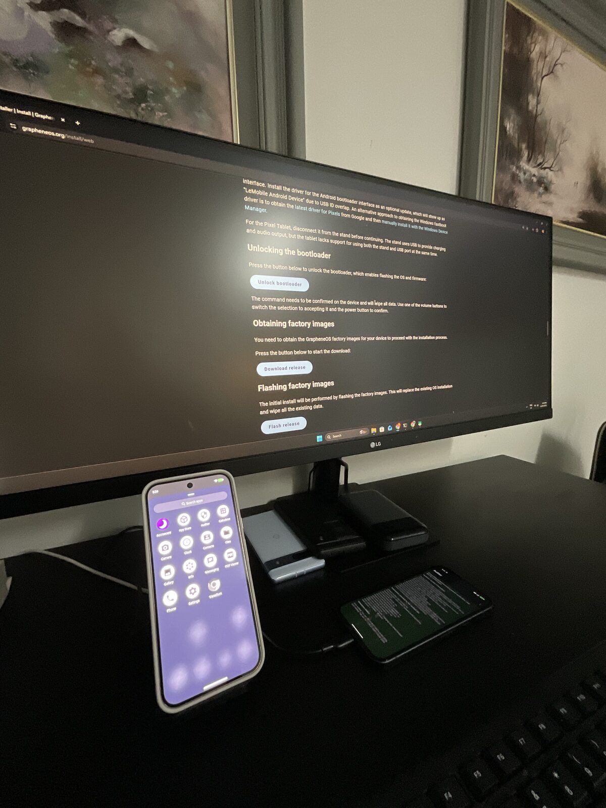 Pixel on a stand at the flashing desk