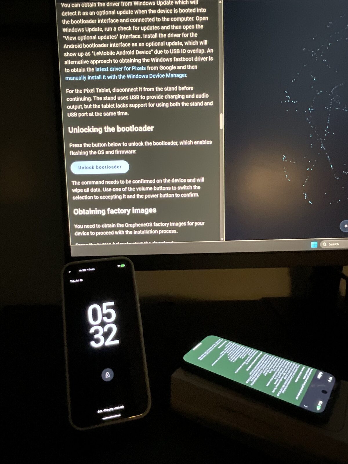 Pixel lock screen beside the flashing console